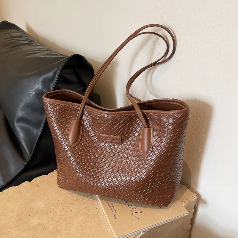 Kadınlar için büyük kapasiteli çanta 2023 yeni kadın çantası çok yönlü omuzdan askili çanta moda alışveriş çantası anne çantası damla nakliye . ' - ' . 0